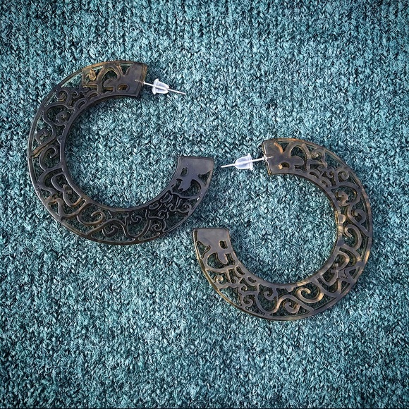 Acrylic Filigree Earrings - Picture 2 of 2